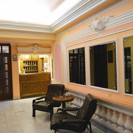 Отель Beli Dvor Сомбор Экстерьер фото